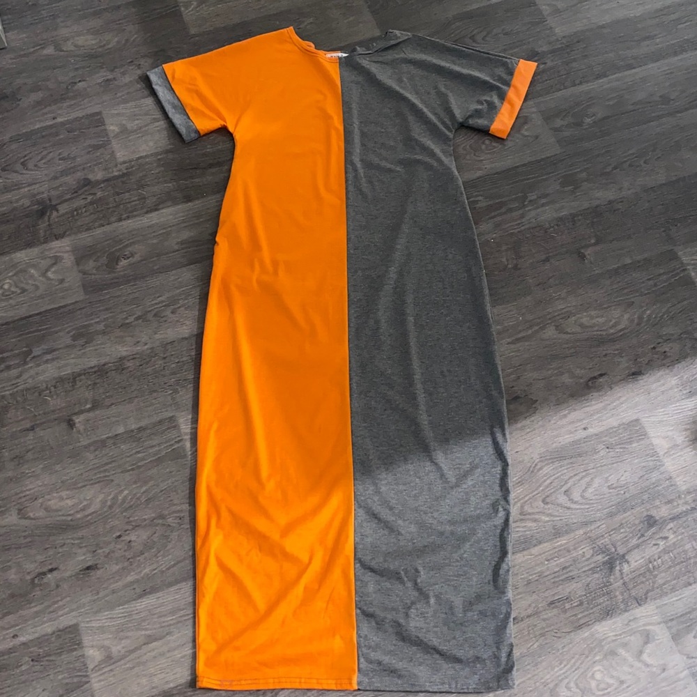 Super cute two tone dress!!